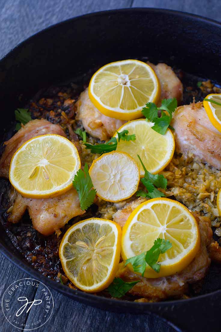 Baked Garlic #Chicken Thighs With Lemon @graciouspantry thegraciouspantry.com/baked-garlic-c… #N56D #toCalories #LowCarb #FathersDay #PaleoRecipes #NoAddedDairy #NoAddedEggs #IngredientsRecipes #SugarFreeRecipes #NoAddedGluten