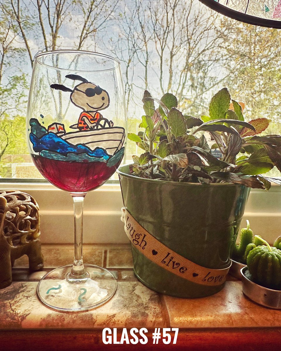 #wineglassselectionoftheevening 🍷 Glass #57  #wineglass #wineglasscollection #winelover #winolicious #wineoclock #wine #winetime #winenot #wineveryday #winelove #winelovers #wineallthetime #wineallday #winewithfriends #cheers #winemakesmehappy #vino #snoopy #snoopymania