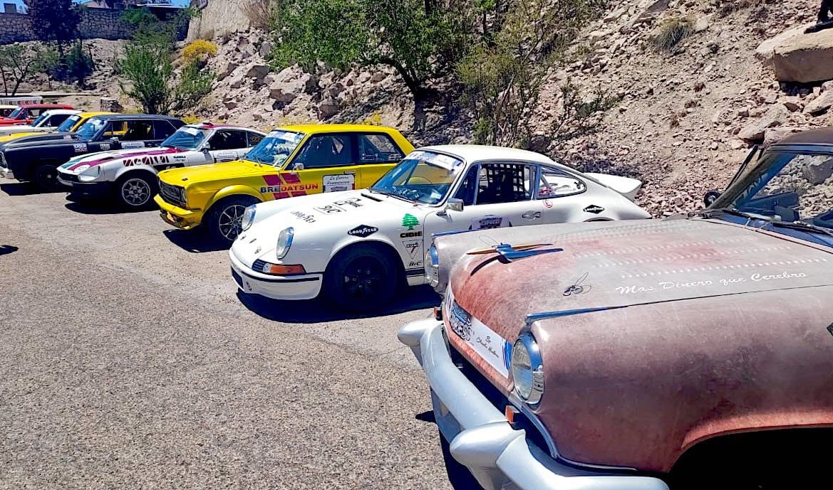 Este fin de semana se llevó a cabo la tradicional competencia del Rally Chihuahua Express en su XVII edición, en diferentes locaciones del estado, donde se coronaron 2 pilotos mexicanos con los 2 primeros lugares.