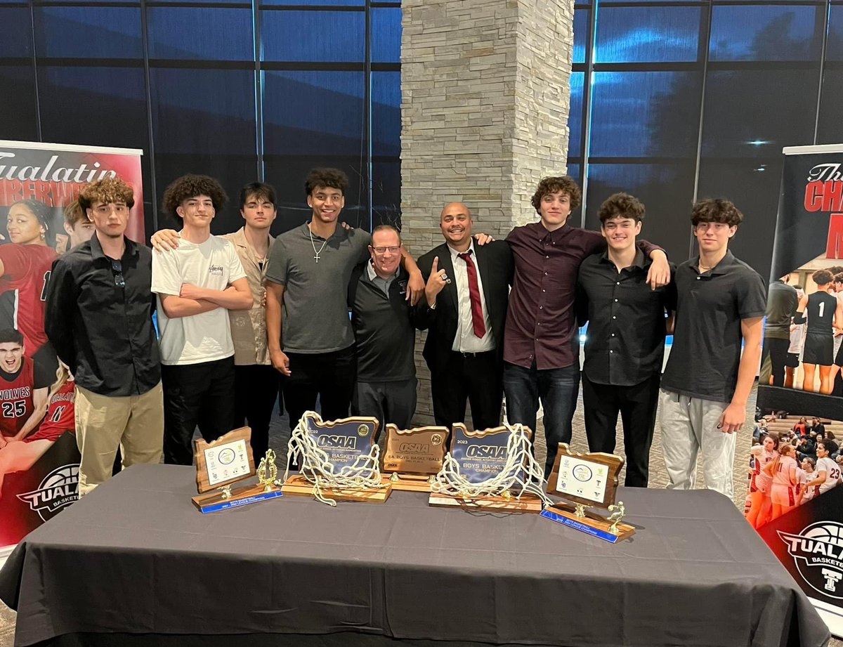 We had a chance to celebrate and thank the Tualatin Men’s Basketball class of 2024 for their remarkable run last night at our post-season banquet. These young men will do great things! @C_javvy @cjgoodwin0 @lemon_bubba