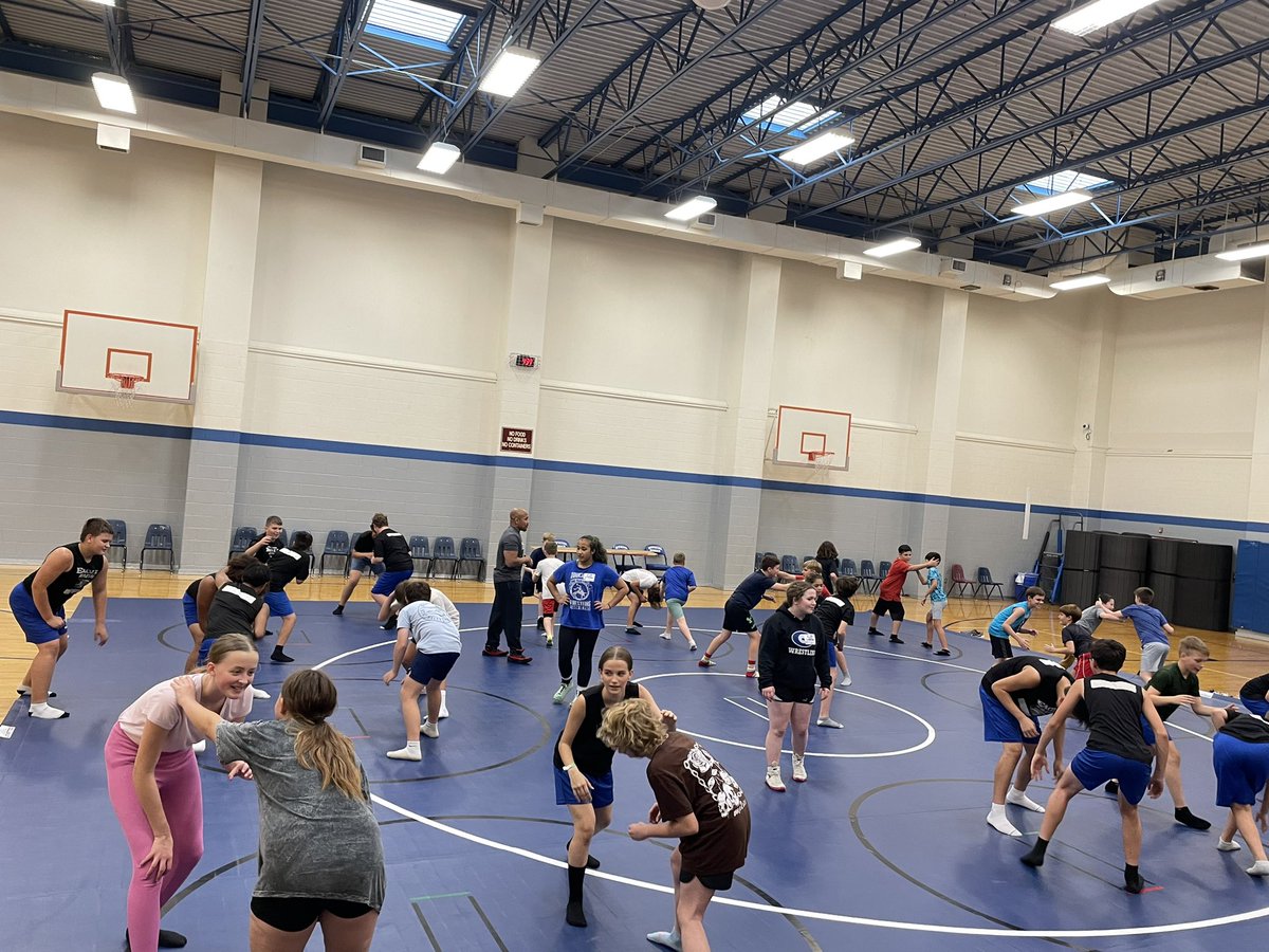 35+ @BenoldMS Eagles coming out to learn about @EFND_Wrestling #EFND