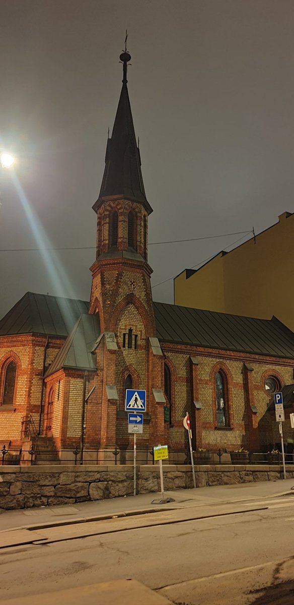 Norveç'ten bu kadar çok black metal grubu çıkması çok normal, çok kilise var lan!!