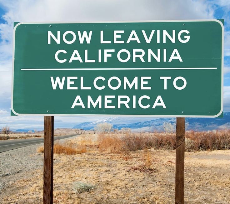 In 2022 over 817,000 moved out of California thanks to the terrible @SpeakerPelosi and @GavinNewsom 
#VoteThemAllOut