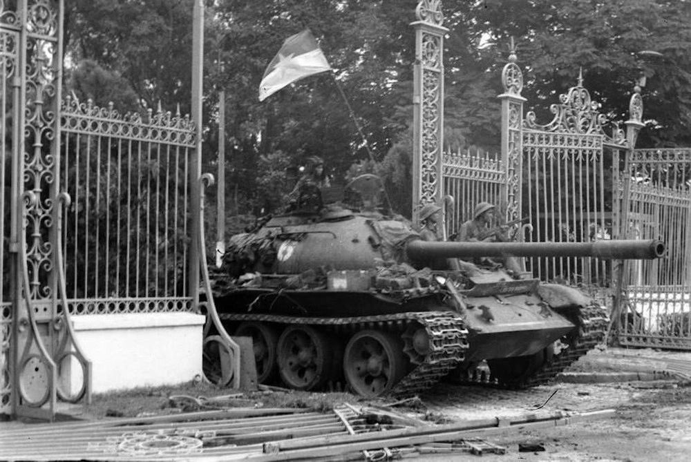 kattzu0's tweet photo. 30/4/1975-30/4/2024 vui vẻ dành cho các bạn người Việt Nam🇻🇳🎉 https://t.co/pbhaI0ccXj