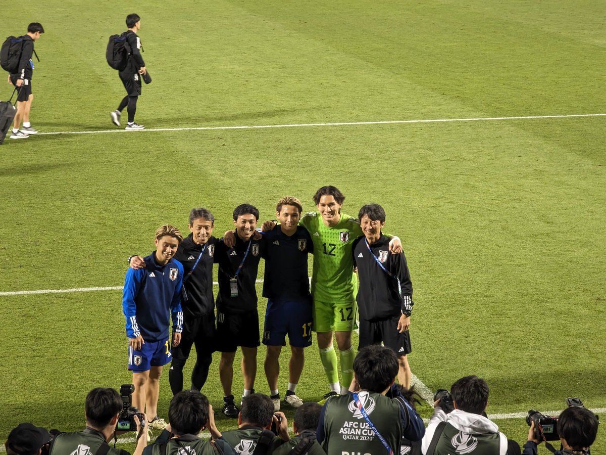 誰かが木村を呼んだものの、インタビューがあったので、🔵🔴戦士3人とスタッフさんと。
#fctokyo