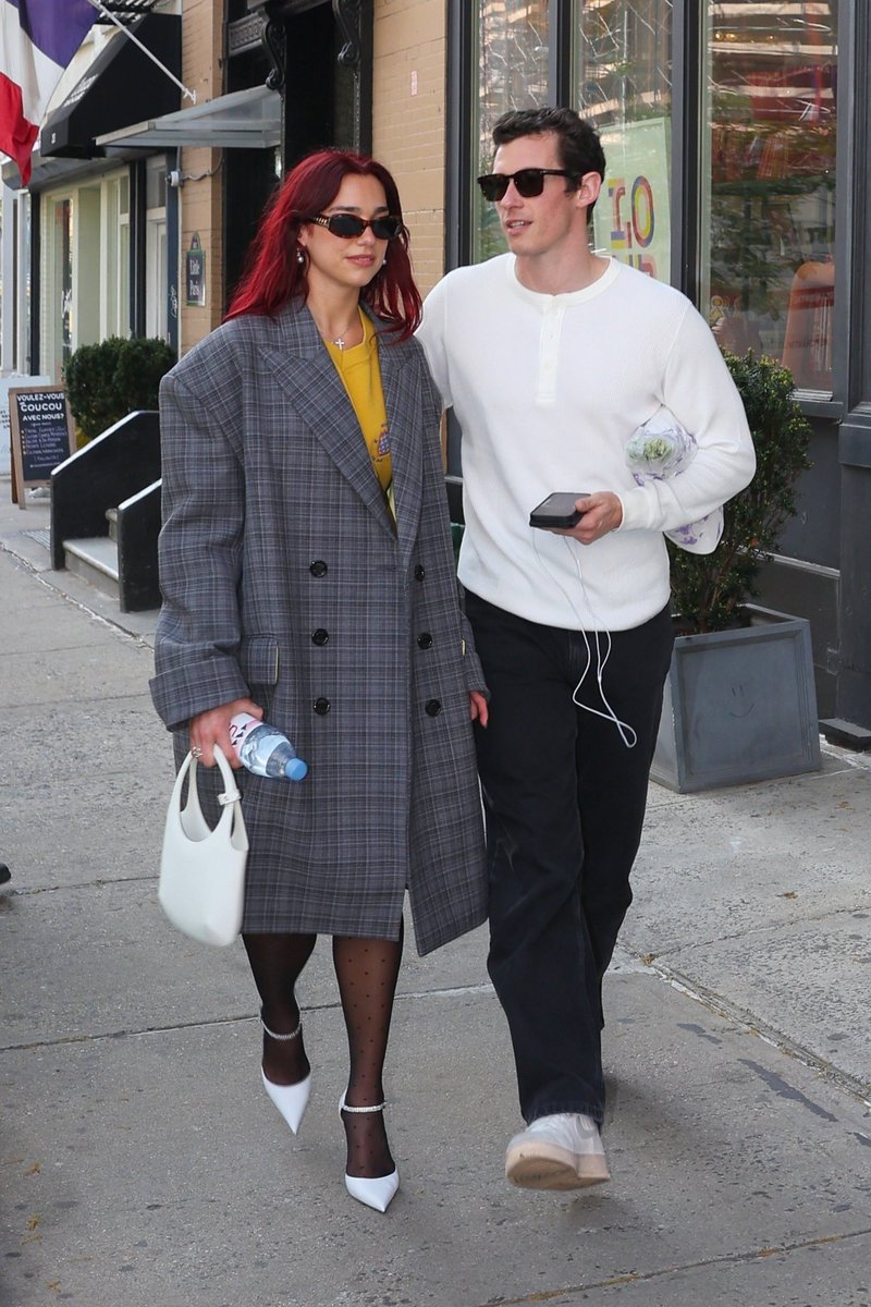 📸| Dua Lipa e Callum Turner em NYC hoje (29/04)!