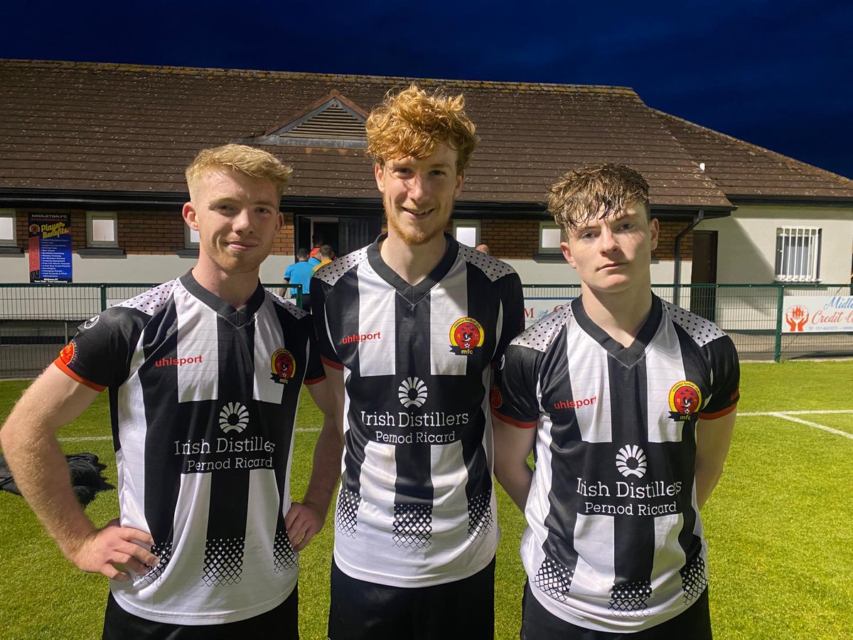 @MunsterSenLgue Midleton 4-1 Rockmount Goalscorers : Evan Bolster 2, Eoin Healy, Kalem Keane. Really good 3pts tonight, magpies took the lead before halftime, rockmount levelled on 49min, quick double from Bolster and healy on 65min, kalem Keane wrapped up the scoring on 85min@