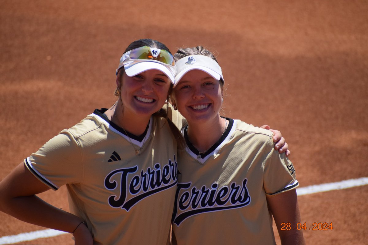 WoffordSoftball's tweet image. Big cellys and big smiles for another Terrier series win this past weekend 😁

#FSAT ✨