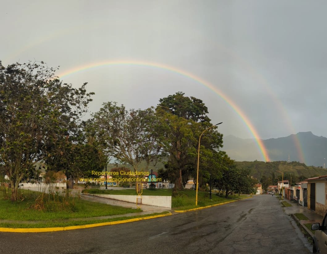 #29Abr..6:15pm..El atardecer la ciudad de #Mérida la naturaleza nos regala un bello arcoiris..AA