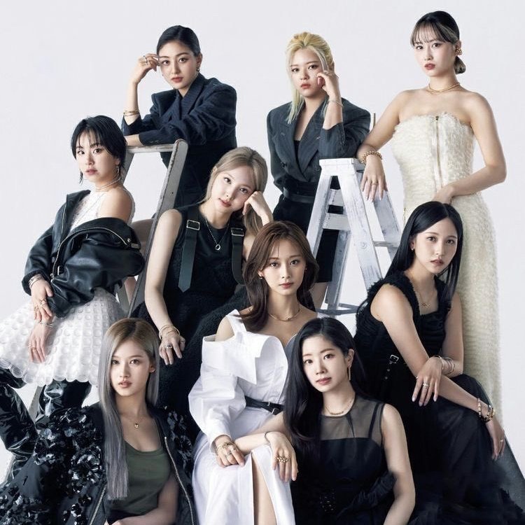 Biggest debuts by female albums outside the US on UWC this decade

#1. aespa 'My World' — 862k
#2. Adele '30' — 747k
#3. Taylor Swift 'TTPD' — 743k
#4. @JYPETWICE 'READY TO BE' — 730k