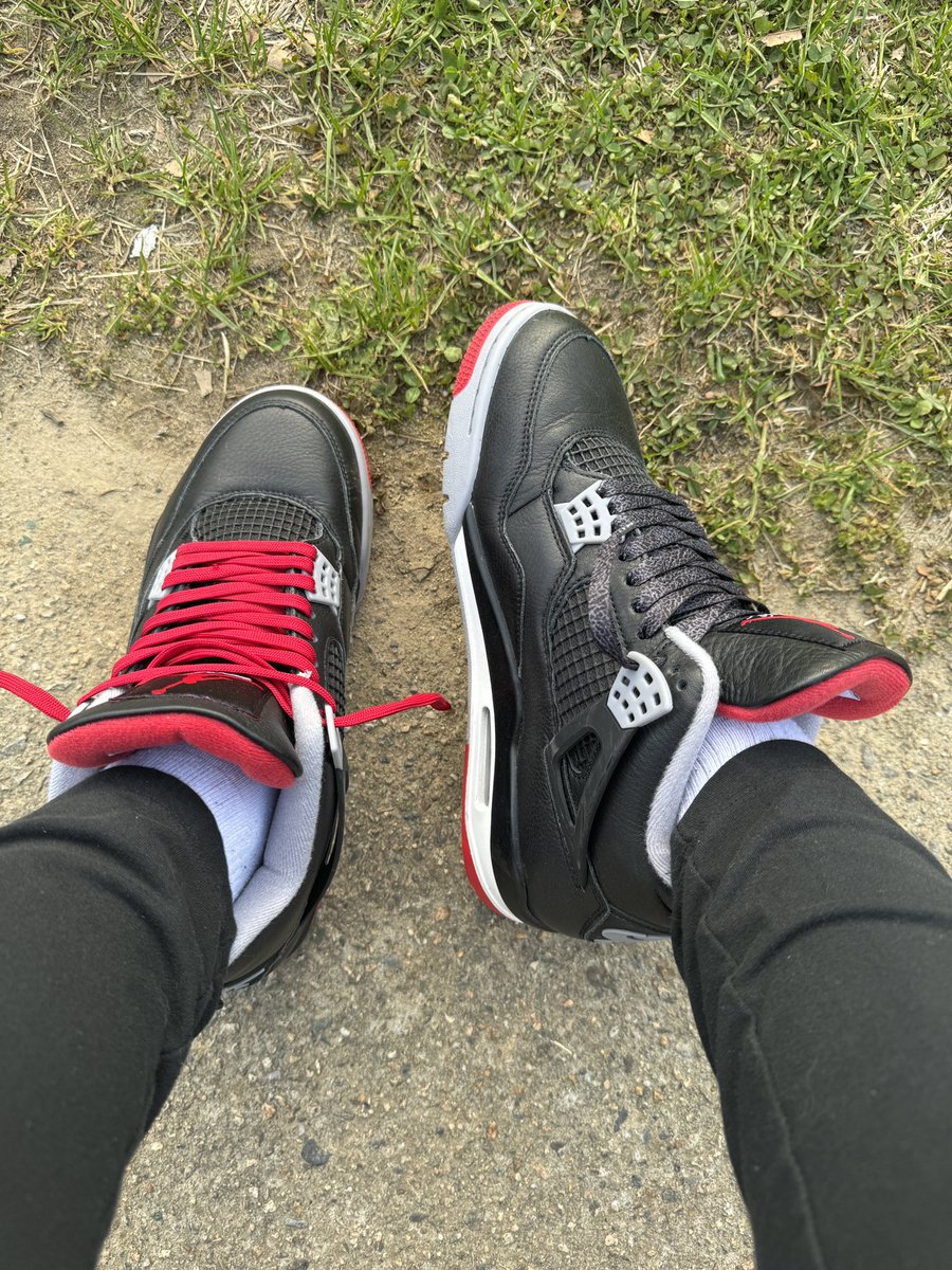 Gotta rock them breds tonite !!!! ❤️🖤✌🏼🥎 #snkrsliveheatingup @Nike @nikestore @NikeNYC @snkr_twitr @SneakerAdmirals @SneakerScouts