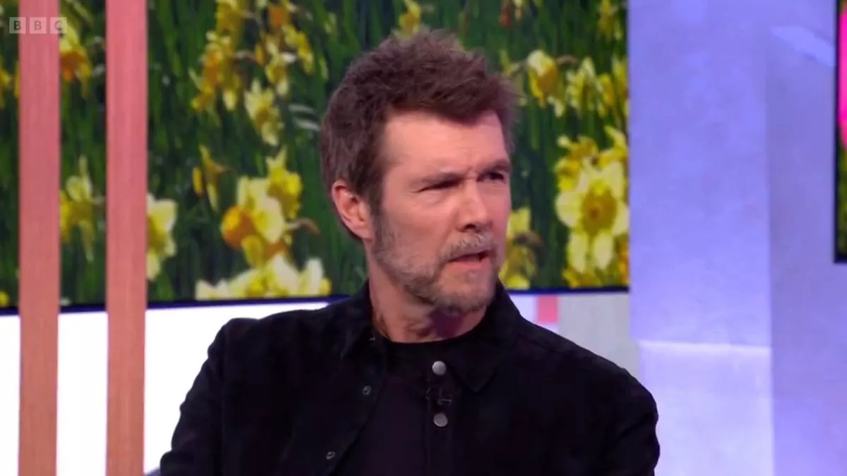 Rhod Gilbert shares cancer update and says 'who cares! I'm here!' as he makes return to stage
mirror.co.uk/tv/tv-news/rho…