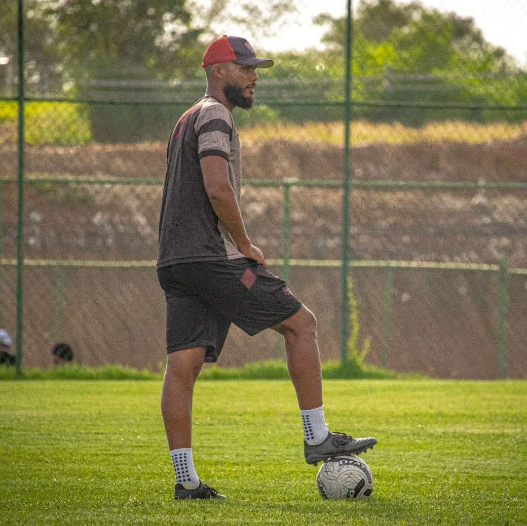 Squeirozfut's tweet photo. Torne-se a melhor versão de si mesmo! ⚽ https://t.co/zTyO2TN2wV