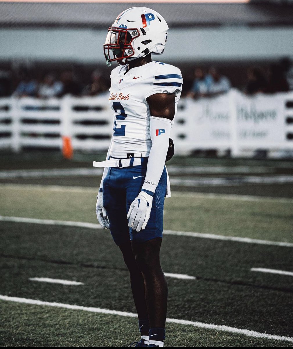 Alabama has extended an offer to 2025 4-star safety Omarion Robinson (@liilmanman2_)

Robinson plays for Parkview Magnet High School in Little Rock, Arkansas. He is listed as being 6-feet tall and 171 pounds.

Originally, Robinson was down to five schools — Arkansas, Georgia,