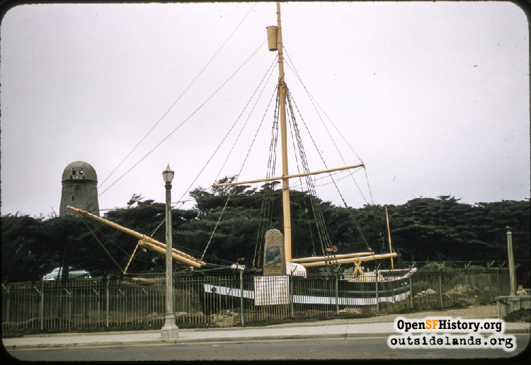 @grandpabento @2K1D0DL3S In Golden Gate Park, we had Roald Amundsen's Gjoa, first ship through the northwest passage in 1906. Donated to San Francisco, she was displayed-1909 to 1972. Norway reclaimed her then because of  neglect and vandalism. A shame and embarrassment to the City!  She was beautiful!