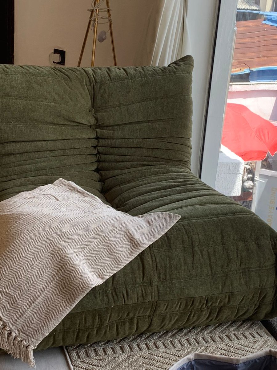 ucinterior's tweet photo. Jafa Sofa your best comfort in a hot zone like Twitter today!
Choose comfort always!!
#sofa #wizkid #davido #interiordecor #shortlet #lekki #bigwiz #furnitureshowroom #olamide #perruzi #jada #furniture #chuoma #kizzdaniel #pinterest #buju #sofadesign https://t.co/5gz9FhqoJL