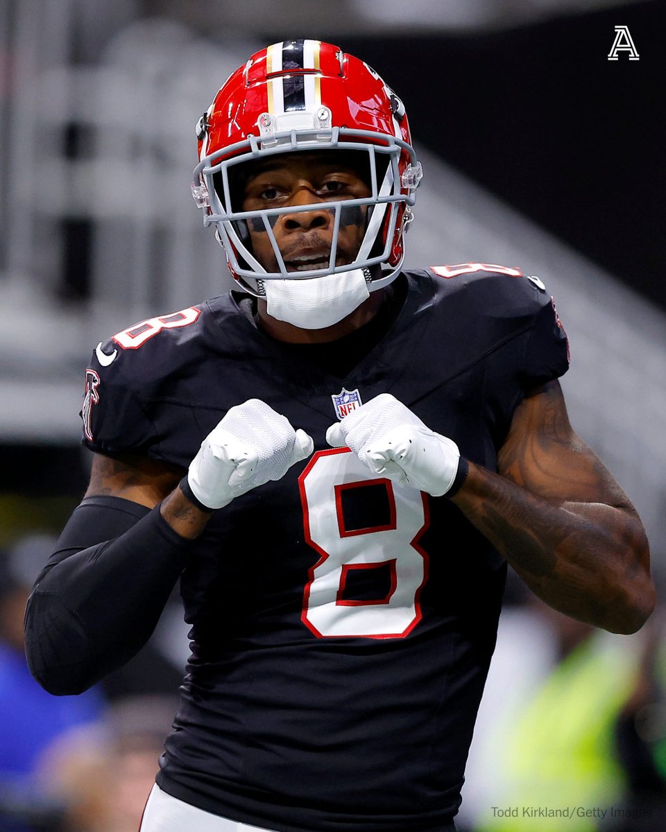 The Falcons reportedly have exercised the fifth-year option on tight end Kyle Pitts, the fourth overall pick in the 2021 NFL Draft. Pitts showed promise with an impressive rookie season, but faced challenges in subsequent years. More ⤵️ theathletic.com/5459089/2024/0…