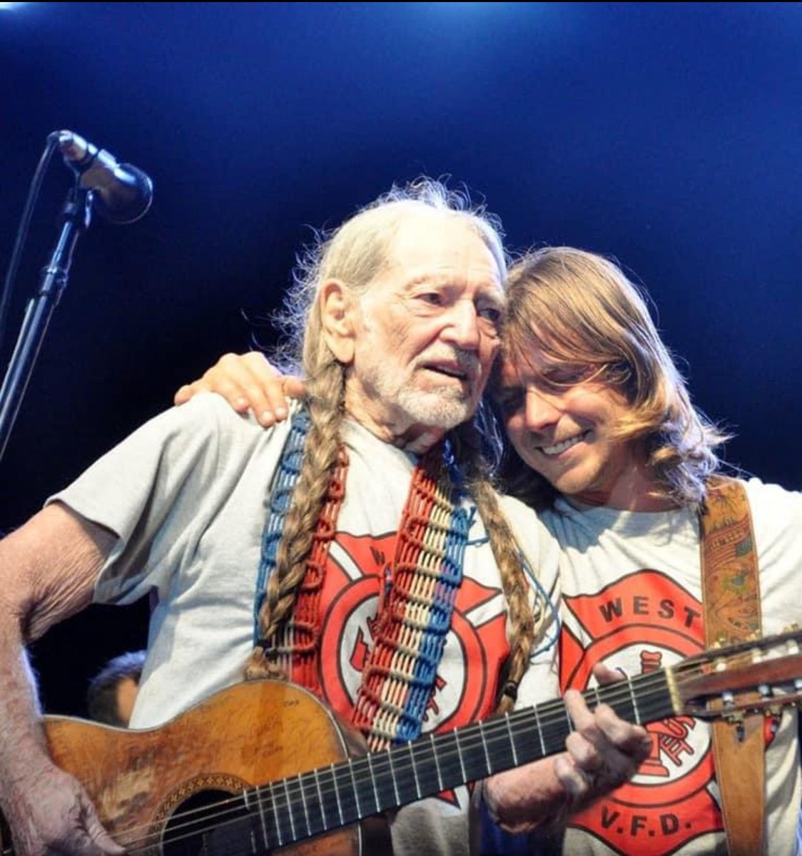 Happy 91, @WillieNelson ❤️✌️ When I interviewed @lukasnelson , he told me: “Every moment I’m with him is my favorite moment…a lot of people have been touched in a good way by him being on this planet. And one can only hope that that would be your legacy.’’ ✨ #WillieNelson