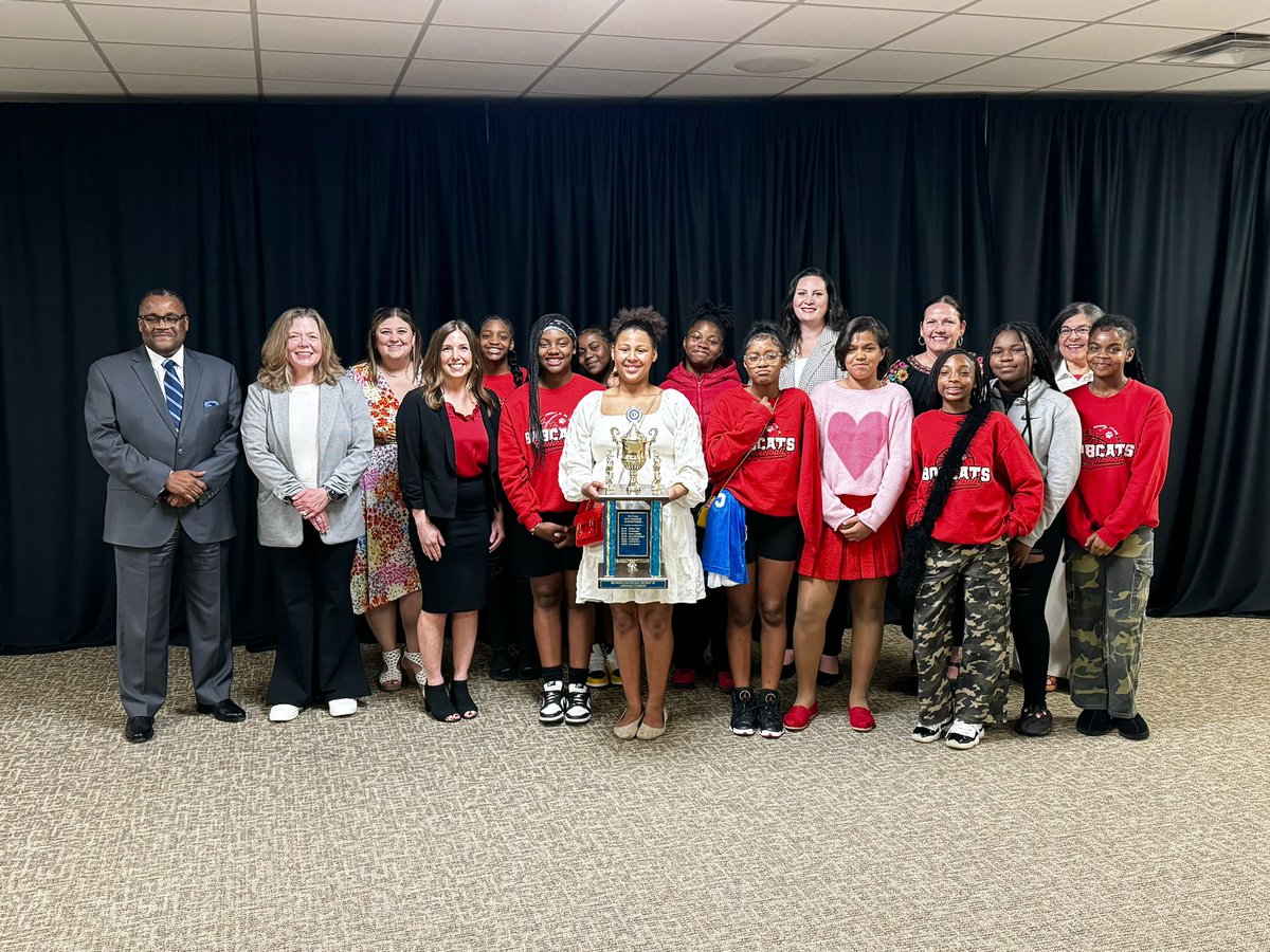 Congratulations to the District Champion 6th Grade Basketball Team from Crestview Elementary, recognized this evening by @LawrenceSupt & the Board of Education! 🏆 #LTpride #GoBobcats 🏀