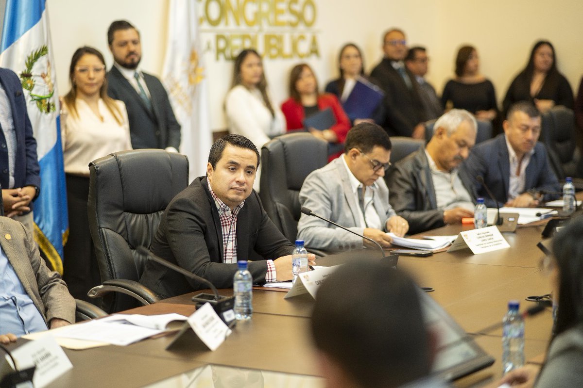 CongresoGuate's tweet image. Con el propósito de conocer el contenido de la iniciativa que contempla las reformas a la Ley Electoral y de Partidos Políticos, para ello la presidenta del @TSEGuatemala explicó la propuesta de ley en mención.

📙#ReformasLEPP
 #ComisiónDeAsuntosElectorales