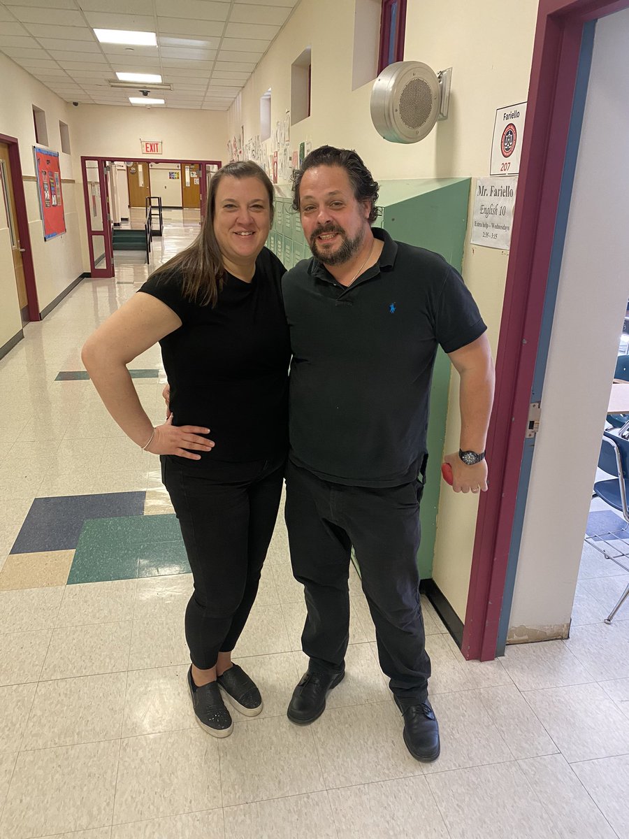 ArenasMrs's tweet photo. Twin day_spring spirit week https://t.co/w477NMmKsD