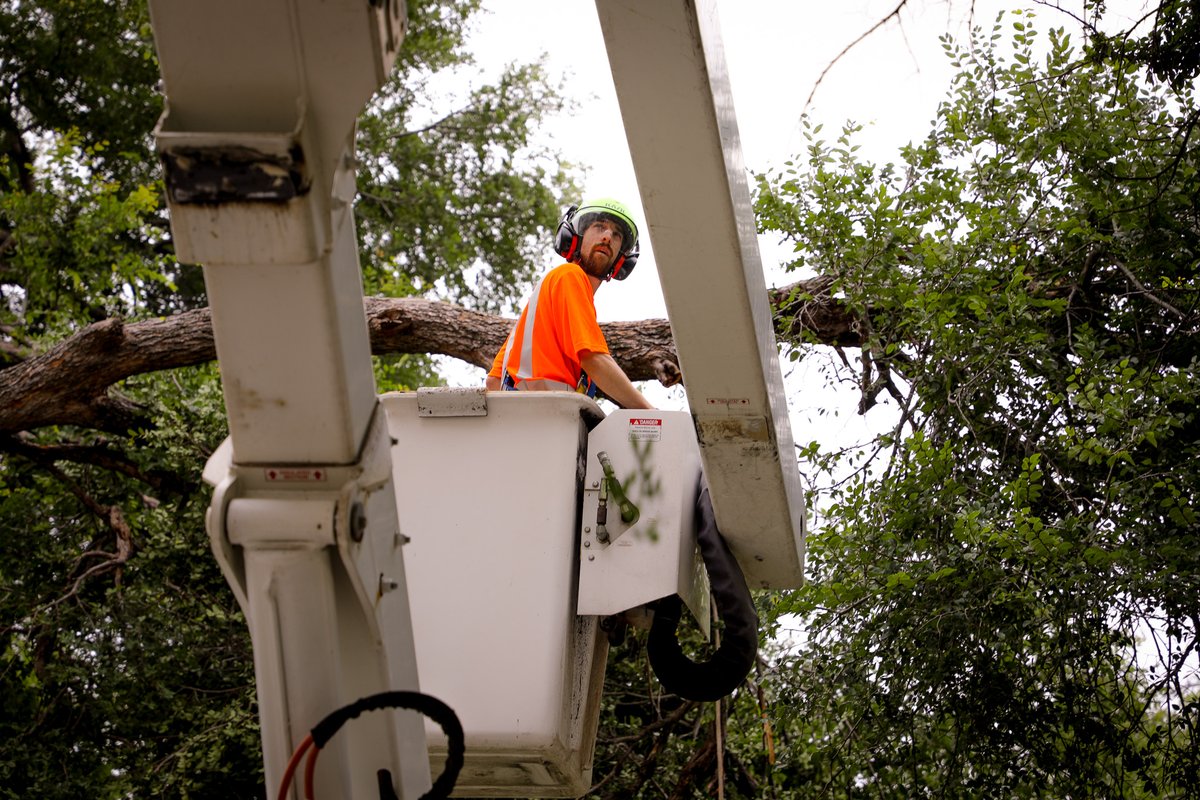 We hope everyone is doing okay after the bad weather these last few days! 👉 If your area sustained damage that needs to be reported, fill out this survey: Damage.TDEM.Texas.gov It will help the State understand the size & scope of the damage w/in the community. #wacotexas