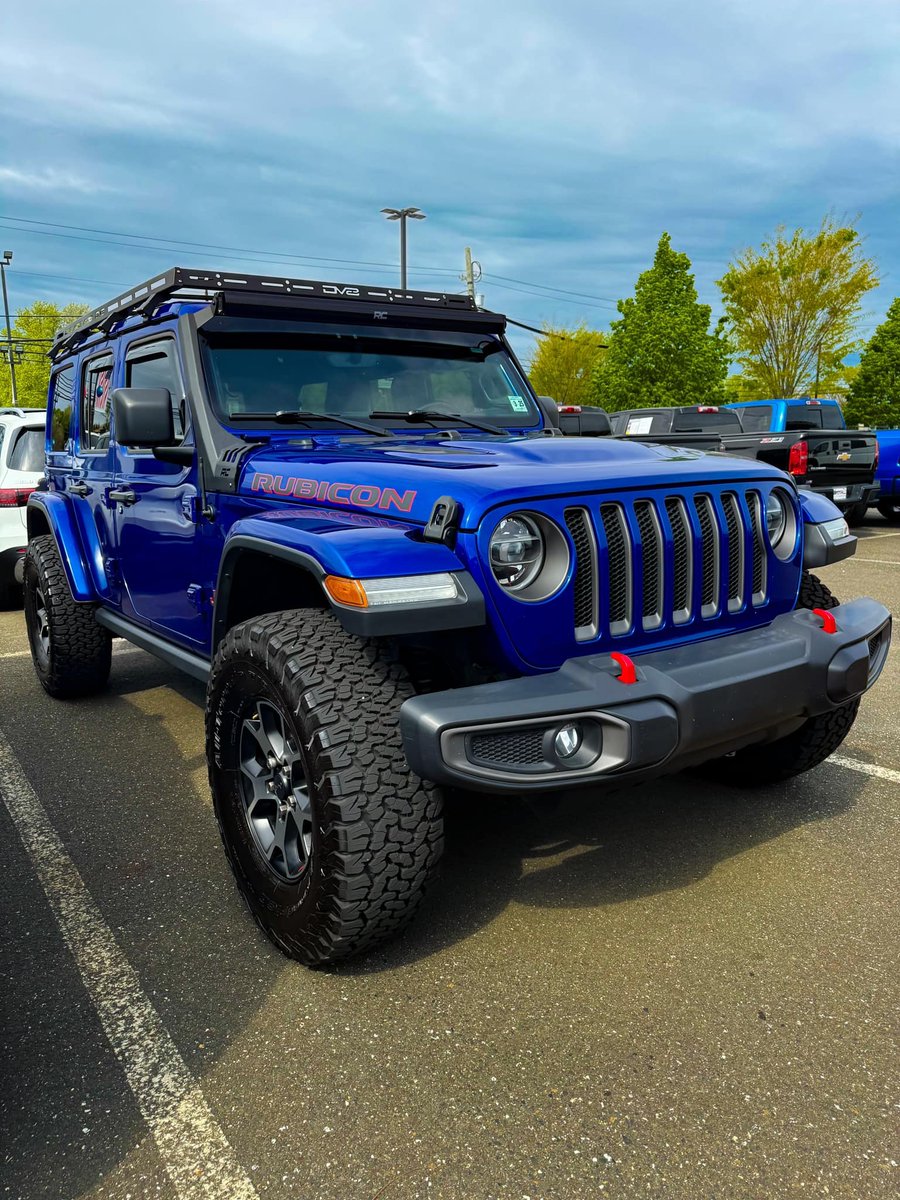 Looking for a vehicle for all your upcoming adventures? Come visit us and checkout our wide selection of #Jeep vehicles at our lot 🚘 From off-road trails to city streets, the #Rubicon is built to handle it all 😎 #Tvillecjdr #JeepLife #Auto