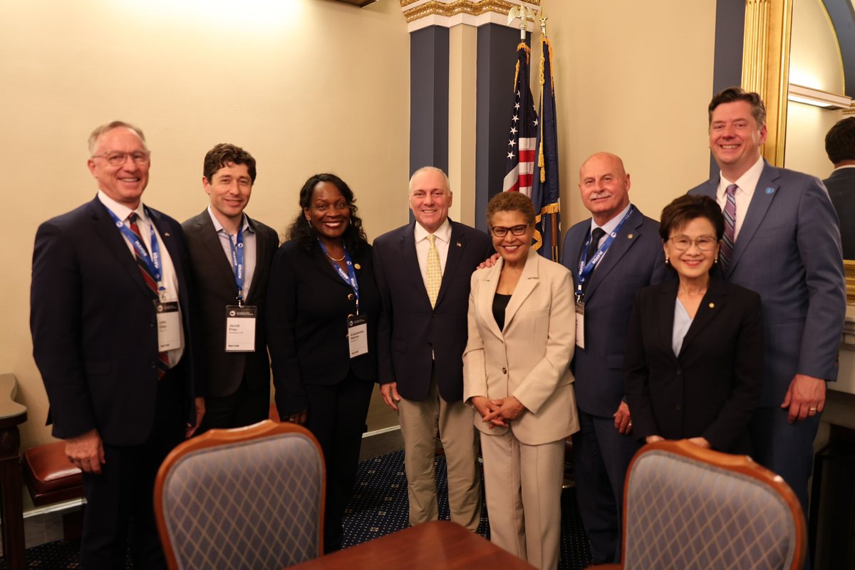 Closing out day one of our housing advocacy trip with House Majority Leader @SteveScalise to discuss federal solutions to increase access to affordable housing and reduce homelessness, especially for our unhoused veterans.
