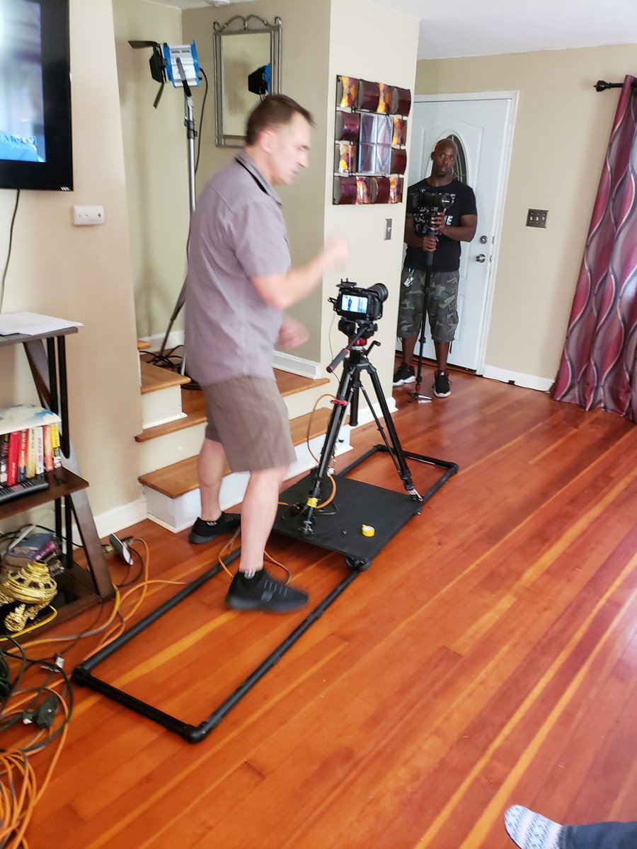 eriksbook's tweet image. Don&apos;t rely on others to kickstart your career – take the initiative! We offer services to help you create a professional demo reel or produce your first film. Showcase your talent and experience with confidence. #DemoReels #FilmProduction 

buff.ly/48DbbFG