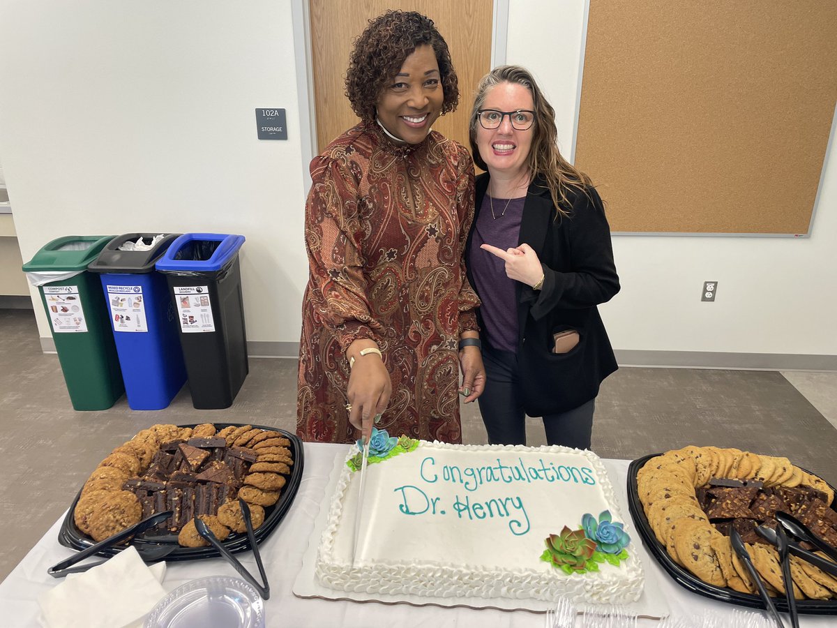 Many thanks to the LBJ community for showing up to celebrate Austin ISD’s first Executive Principal, Ms. Sheila Henry!! We are so grateful for her continued commitment to our Jaguars! @LBJECHS1974 @Secondary_AISD