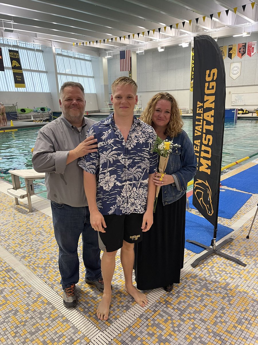 Senior Night in the Pool!! As you may have realized, it goes fast!! Thanks for all you have done for not just the Water Polo program but for our MV community. Special thanks to the families for all their support over the years. @MeteaBoosters @meteavalley