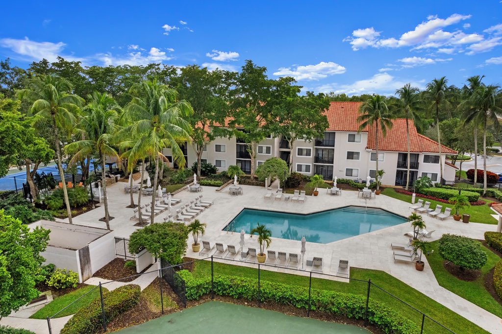 Florida Real Estate Will Continue to Win 

Warm weather, business friendly, zero income taxes, property protection, tourism, blue waters, proximity to the super wealthy fleeing New York, Boston Chicago, Los Angeles &amp; San Francisco.

Florida attracts more ultra-wealthy movers than