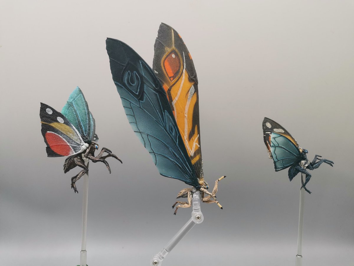 Mothra mini
Mothra plus pro max

#Mothra #Hiyatoys #NECA