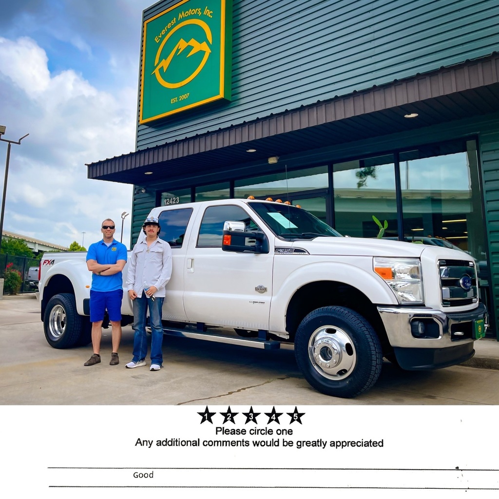 Jace and his new 2016 Ford F350 King Ranch Crew Cab 4x4 Diesel set and ready to go back to New Mexico. Thank you for letting us give you the first class service and welcome to Everest Motors family!

ift.tt/BEJ73SC 

#everestmotors #houston #texas #newmexico #ford #f35…