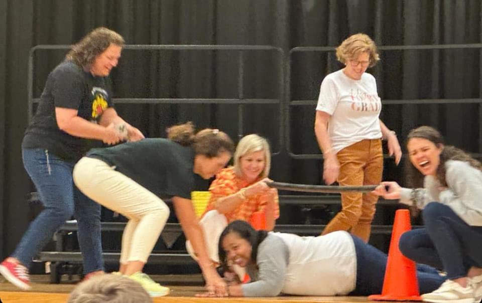 Have you asked your BEE about the Student of the Month rally? We have FUN in the heart of the hive and celebrate BIG! For this month’s rally, we included a little teacher limbo! #theymadetherules #limbolowernow #studentofthemonth #heartofthehive ❤️🏆🐝