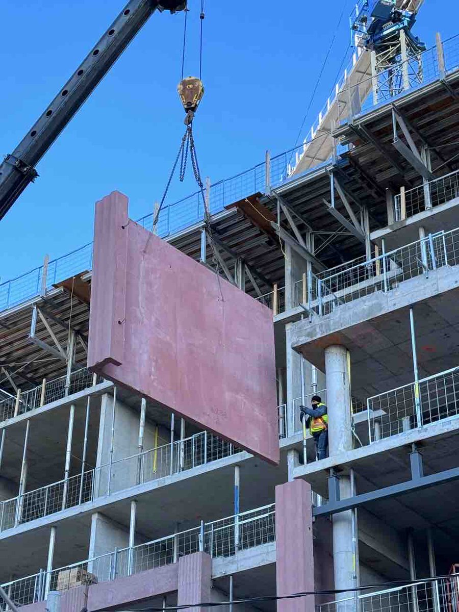 🏗️ And you get a panel… #DailyPhoto #Toronto #construction