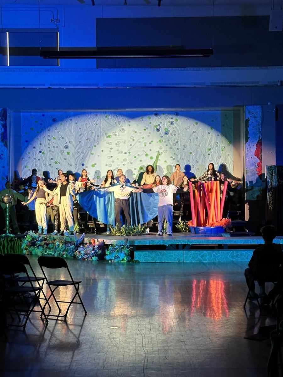 We’re almost there! Tomorrow is the dress rehearsal and then it’s show time! We can’t wait! Get your tickets now! 

linktr.ee/wrstheatre?utm…

#westridgeschool #findingnemothemusical #cbe #musicalproduction #weareCBE @canadiankerrie @patriciajbolger @JoannePitman5 @yyCBEdu
