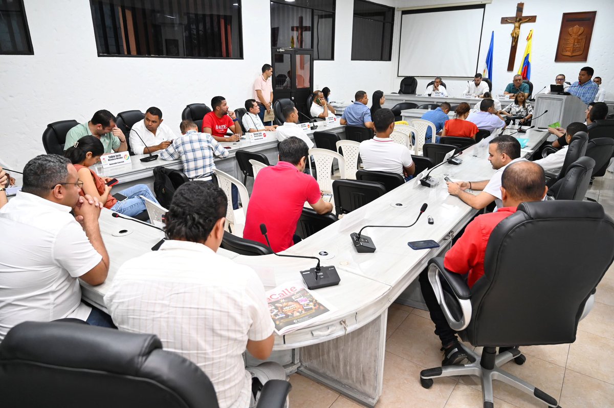 AlcaldiaVpar's tweet photo. Hoy se radicó ante el @ConcejoVpar el Plan de Desarrollo Municipal llamado Valledupar Equitativa y Solidaria, que se convierte en nuestra hoja ruta para 2024 - 2027. https://t.co/5xCeZ8f9PF