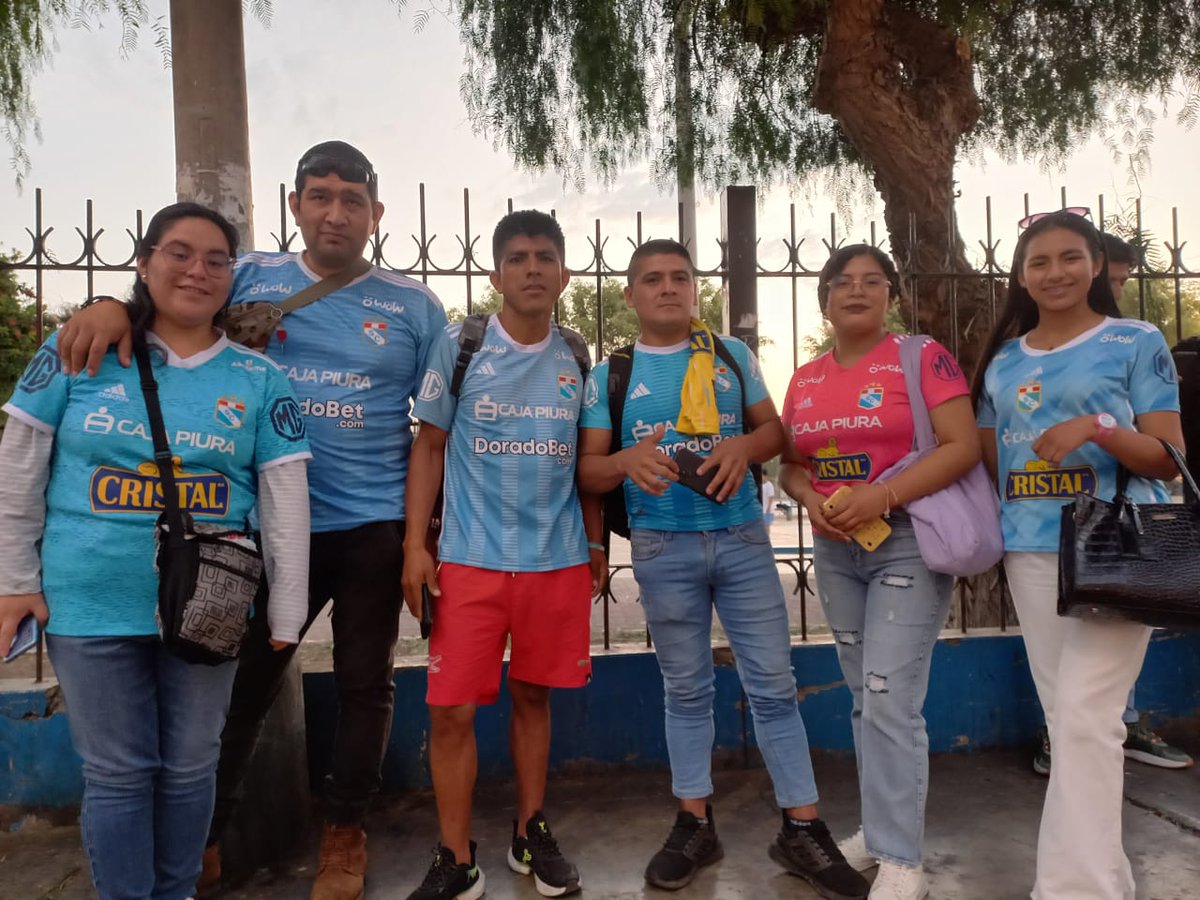 Sporting Cristal #SportingCristal 
Cobertura periodística de #HablemosDeCristal aquí en Trujillo.
💙 #LaPrevia

📸💪Labor en exclusiva que llega gracias al gentil auspicio de #LaPichangaCeleste , #BetSecurityPro (Lo mejor en seguridad de servidores para tu empresa) y