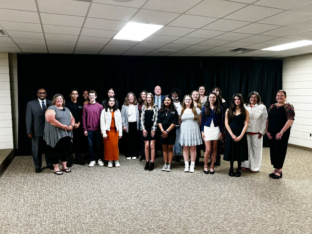 Congratulations to @FCVWildcats performing arts students, recognized this evening by Dr. Smith & the Board of Education! 🏆 #LTpride #GoCats 🎶