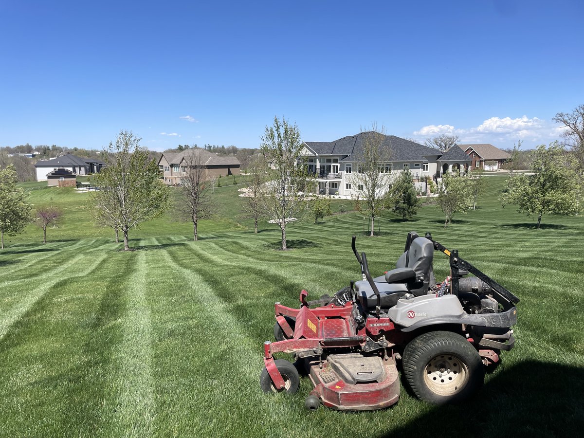 Some mow-tivation to round out this Monday. 👊 

📸 Kara S.
📍 St. Joseph, MO

Have some mow-tivation of your own? Send it to us here: exmark.biz/6013j8TTt

#TeamExmark #Exmark #ExmarkMowers