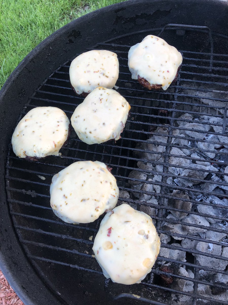 Burgers on the Weber tonight. Put a little butter on, a little apple wood smoke and American/pepper jack cheese 😋😋