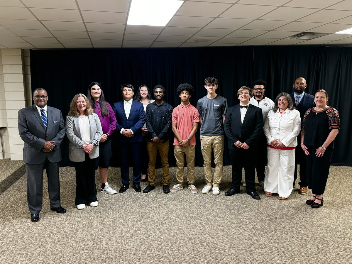 Congratulations to @LCHSBears performing arts students, recognized this evening by Dr. Smith & the Board of Education! 🏆 #LTpride #GoBears 🐻 🎶