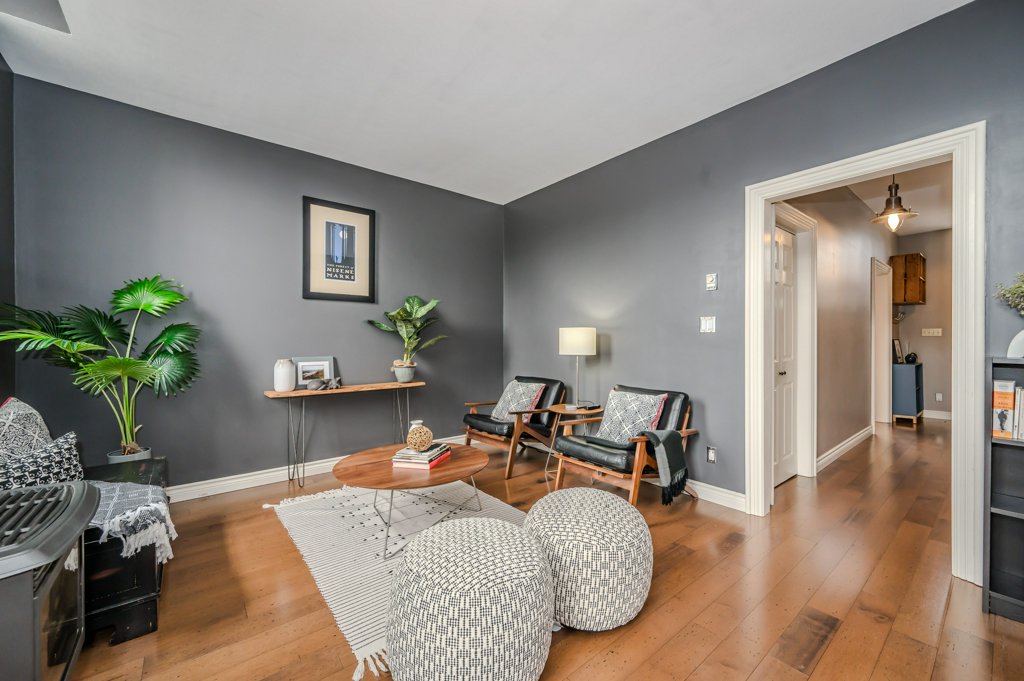 *New Listing* This unique and iconic condo sits conveniently near Downtown #Guelph and all of it’s conveniences. It features oversized windows, 2 bedrooms, a modern kitchen, cozy dinette, fenced yard and more!