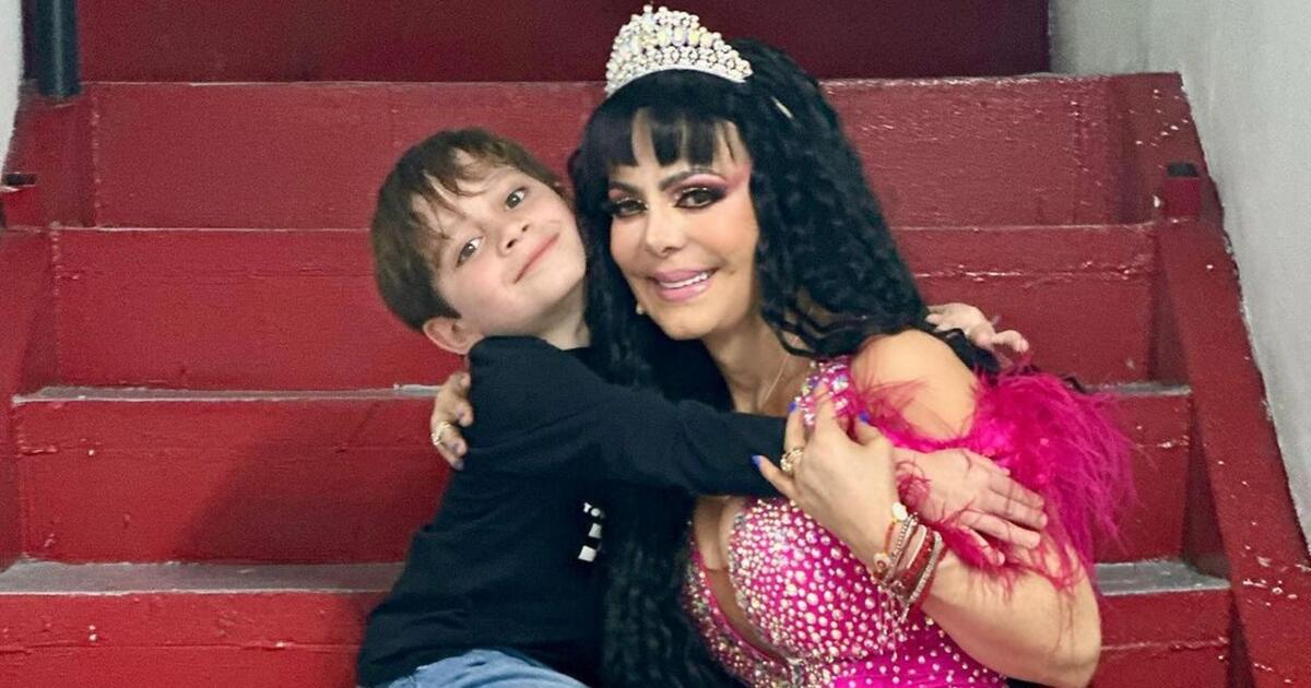 Maribel Guardia recibe la visita de su nieto en el teatro: 'Me vino a dar buena suerte' 👉trib.al/XCBhSX4