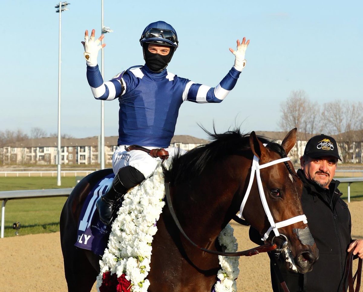 MATT_NAK's tweet image. Officially @KentuckyDerby week!
The smell of roses, our Derby dream is alive and well! Best week of the year! 
🏇🏻🏆🍀🌹

Let’s go #14 Endlessly! @umbyrispoli 

#KYDerby150🌹 #Endlessly 
#BusinessTrip #HomeSweetHome #L1C4