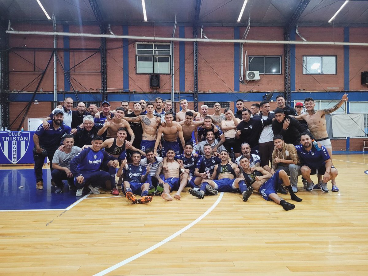 En algun momento iba a llegar la piña .. 
lo importante es como reaccionamos a eso 
Vamooss bandaa … 
seguimos  a paso firme y en silencio..💪🏼