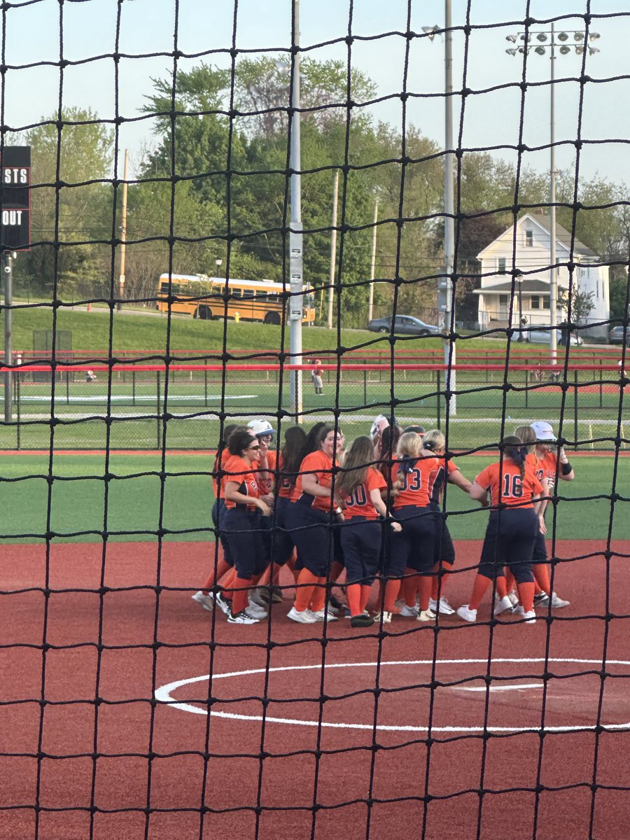 Ellet gets a 2 run triple in bottom of 9th by Riley Kearns to beat Firestone 6-5 in 9 innings. Regular season champs for Ellet!