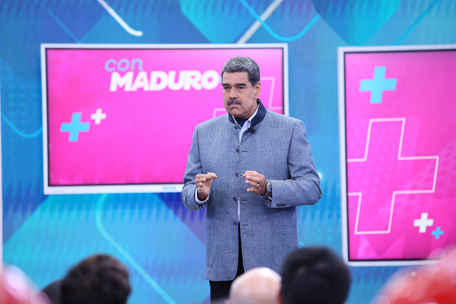 #EnVivo 📹 | 20 contratos para 20 proyectos de producción petrolera fueron firmados con empresas europeas, norteamericanas, asiáticas, euroasiáticas, latinoamericanas y caribeñas. “Yo le auguro a los que pidieron sanciones, a los que pidieron las sanciones que retomó Estados…