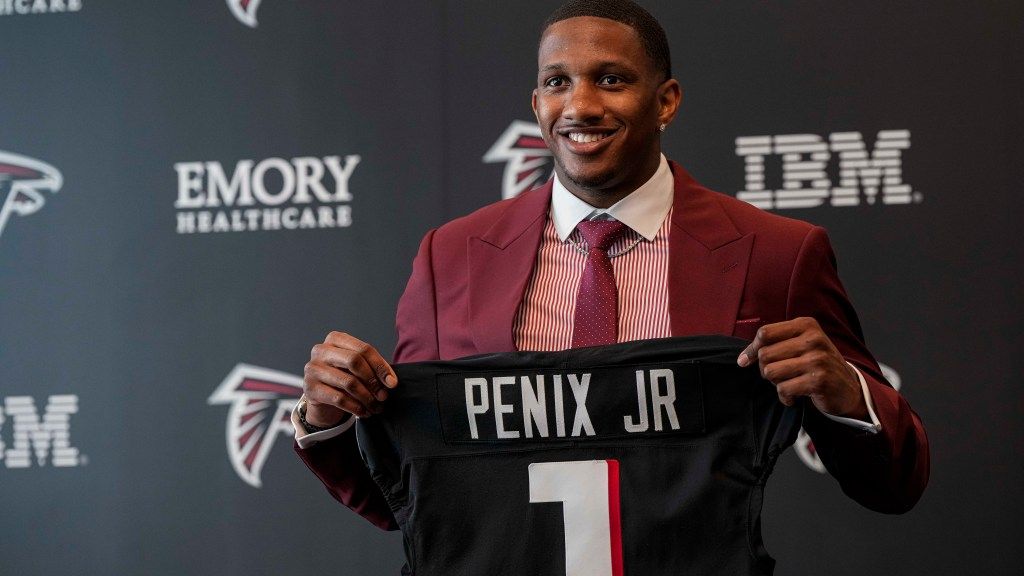 Why the Falcons drafting Michael Penix Jr. can work ftw.usatoday.com/2024/04/falcon…